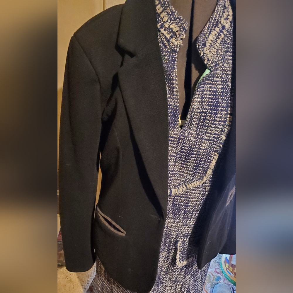 41 Hawthorn beautiful black w gray trim sweater jacket small, soft.